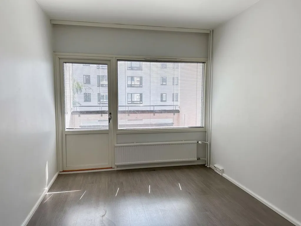 Pièces - Spacious Flat with Balcony in Länsimäki, Vantaa