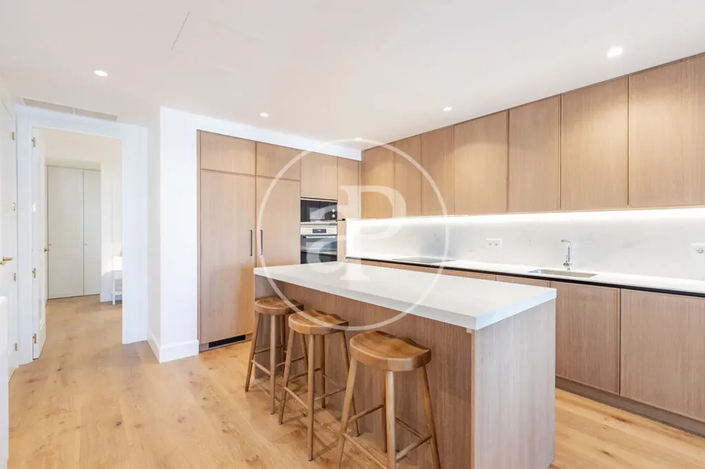 3 magamistoaga korter asukohas Madrid