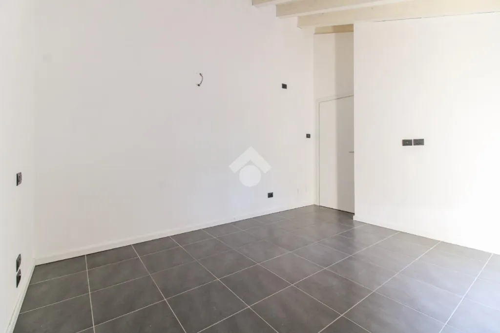 Toad - Trilocale with Private Balcony in Roè Volciano