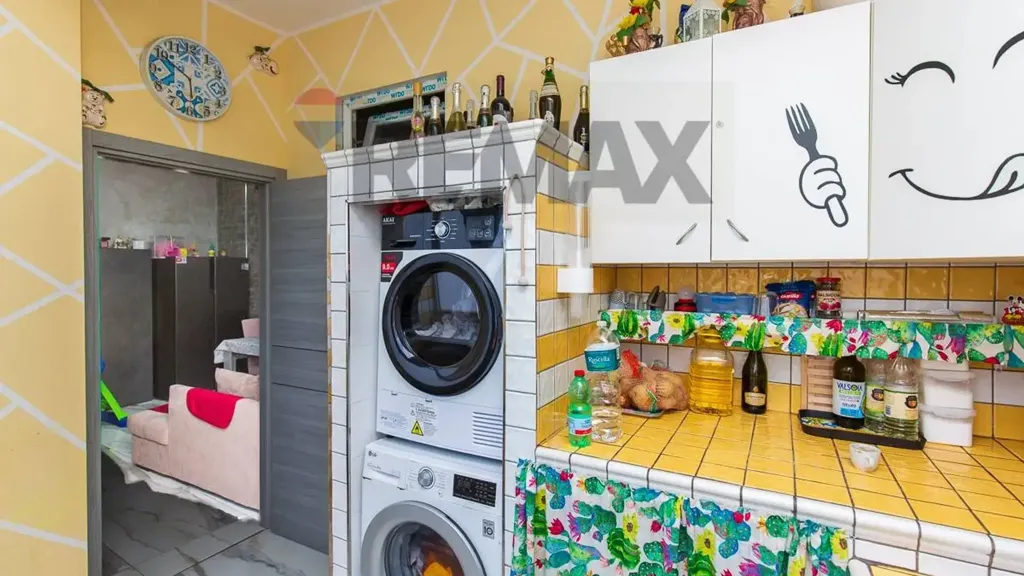 Buanderie - Corner Apartment with Balcony in Catania Centre