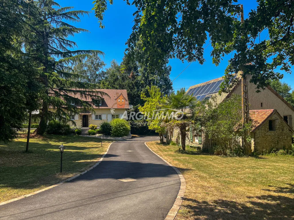 Extérieur - Ensemble Immobilier avec Piscine à 20 min du Mans