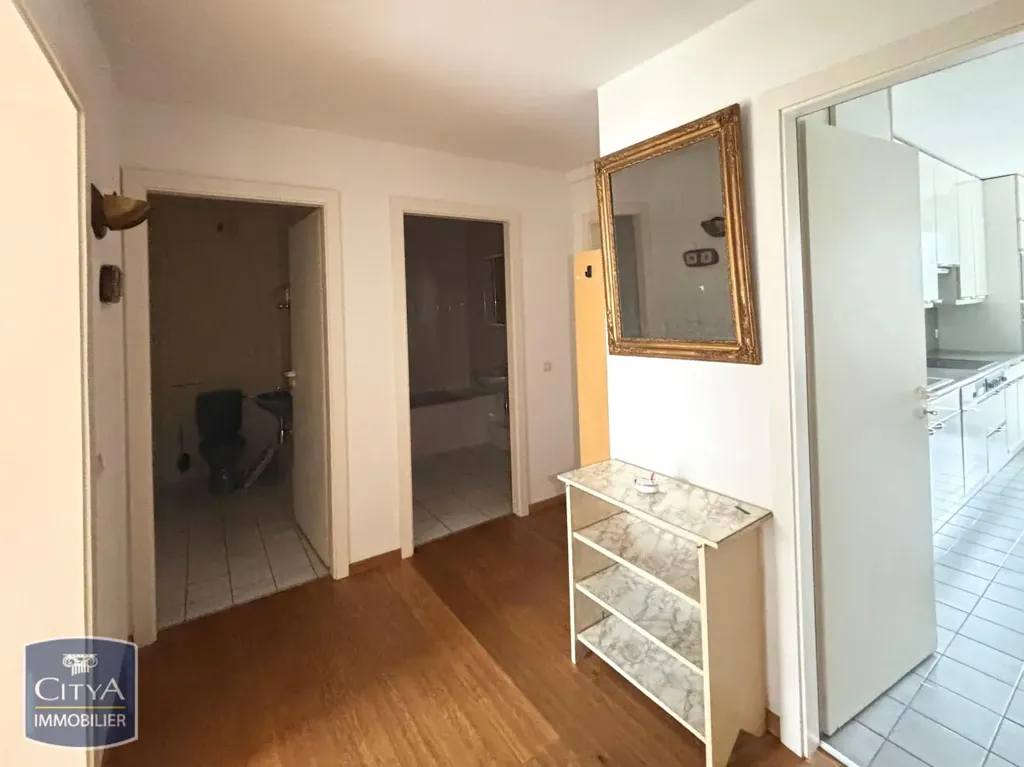 Entrée - Appartement Meublé 4 Pièces avec Balcons à Strasbourg