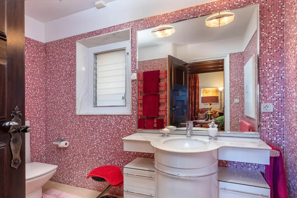Bagni - Seafront Estate with Beach Access in Almadraba