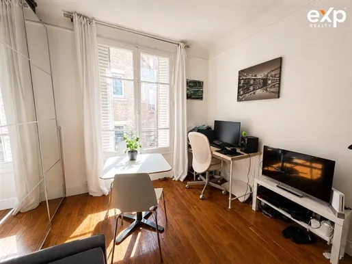 Kabinet - Studio with Balcony in Paris 15th