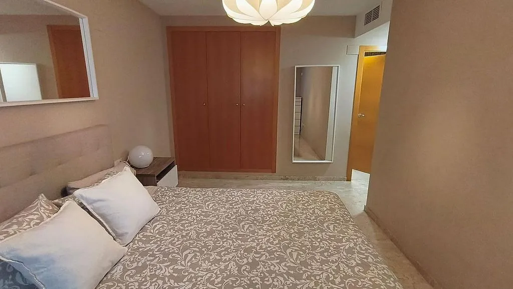 Chambres - Apartment with Balcony and Garage in Carcaixent