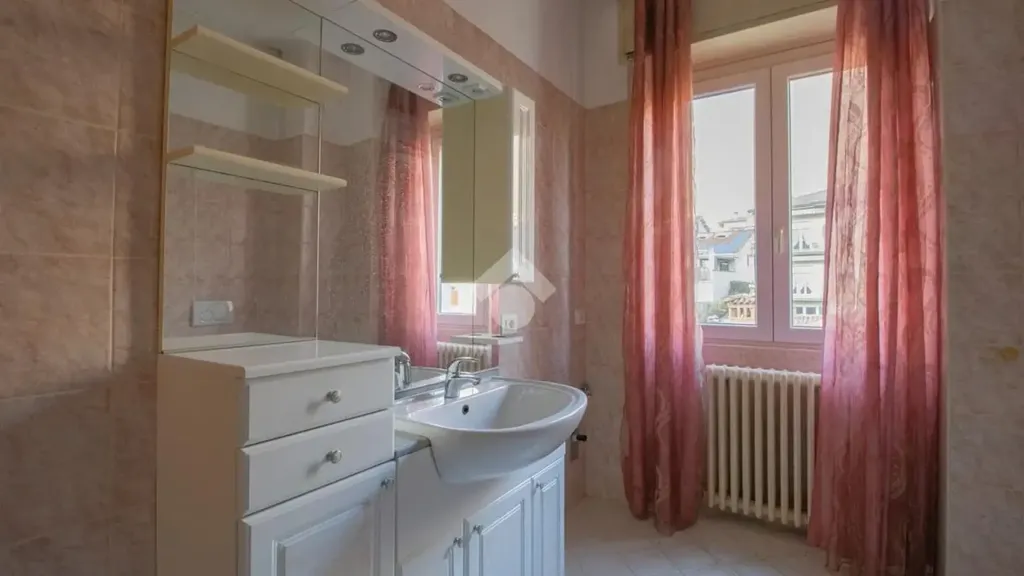Vannitoad - Quadrilocale with Balcony in Lumezzane