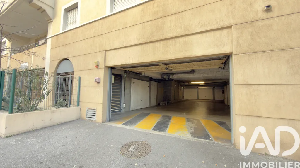 Garage - Parking Sécurisé en Résidence à Nice
