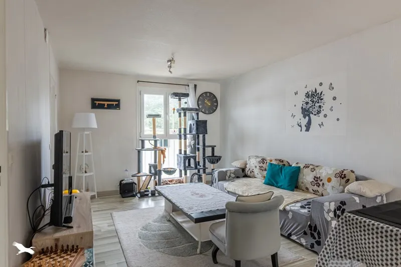 Séjour - Maison au Calme avec Terrasse et Jardin à l'Est