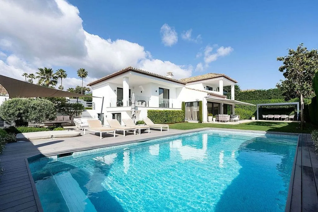 Piscine - Chalet with Pool and Terrace in Old Town