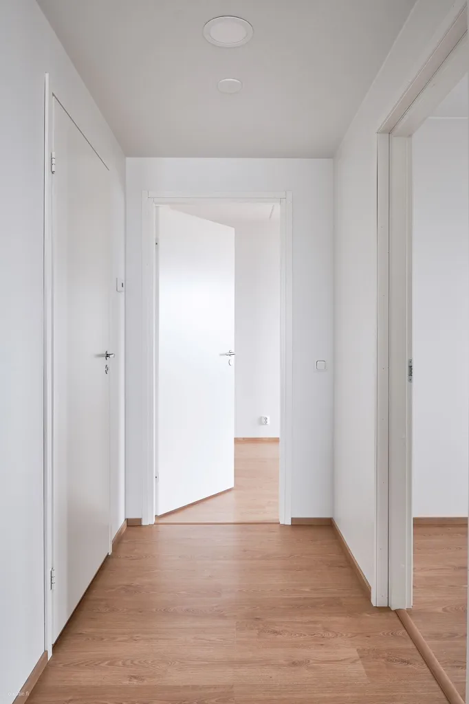 Entrée - Modern Apartment with Balcony in Pähkinärinne, Vantaa