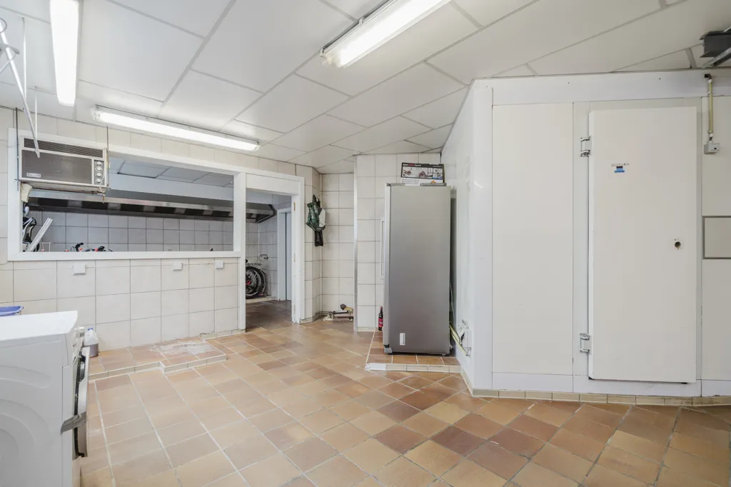 Kitchen - Commercial Property with Residential Unit in Wervik