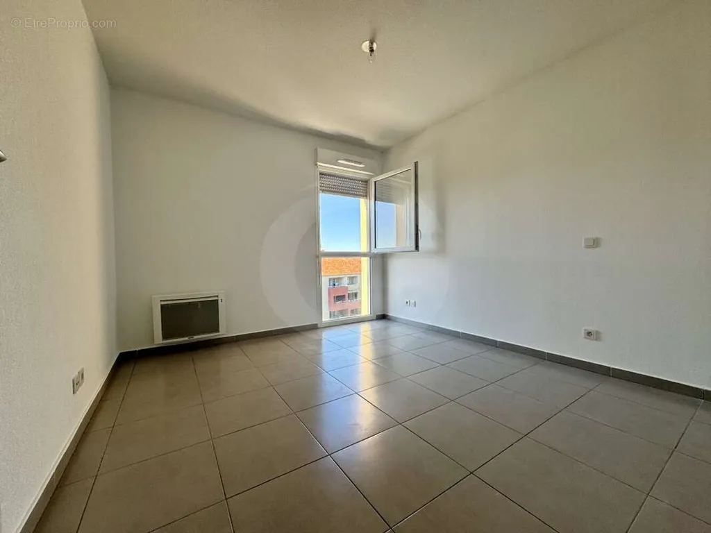 Pièces - Appartement T4 avec Terrasse et Vue Étang à Côté Bas Saint Clair