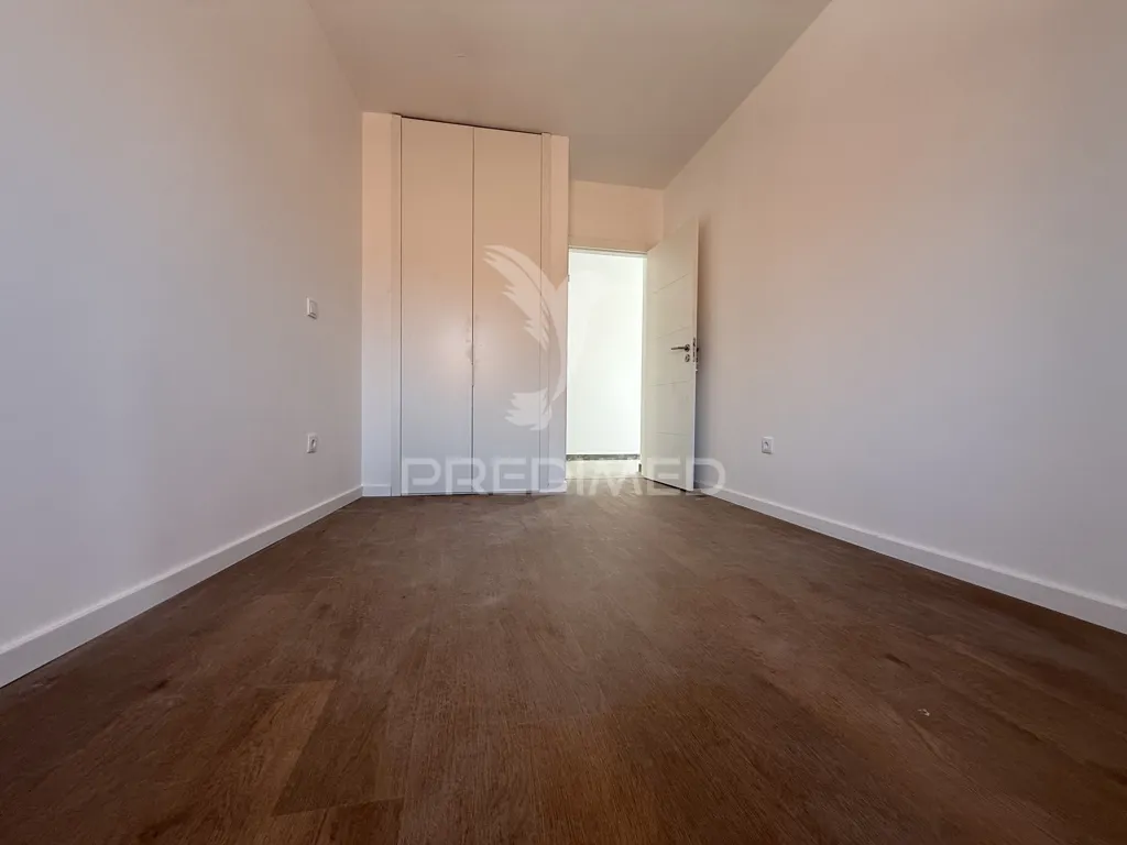 Chambres - Modern T2 Apartment with Garage in Alcanena