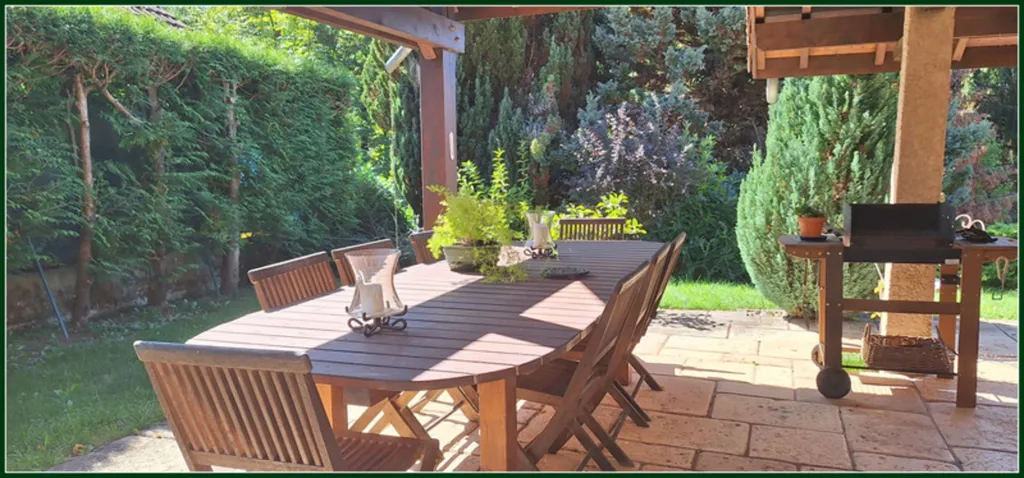 Terrasse - Maison Charmante avec Jardin et Vue à Revel