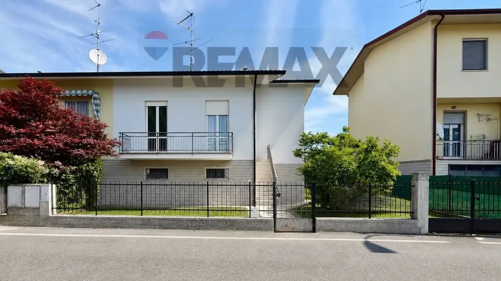 Exterior - Rustic Villa with Private Garden in Bonemerse