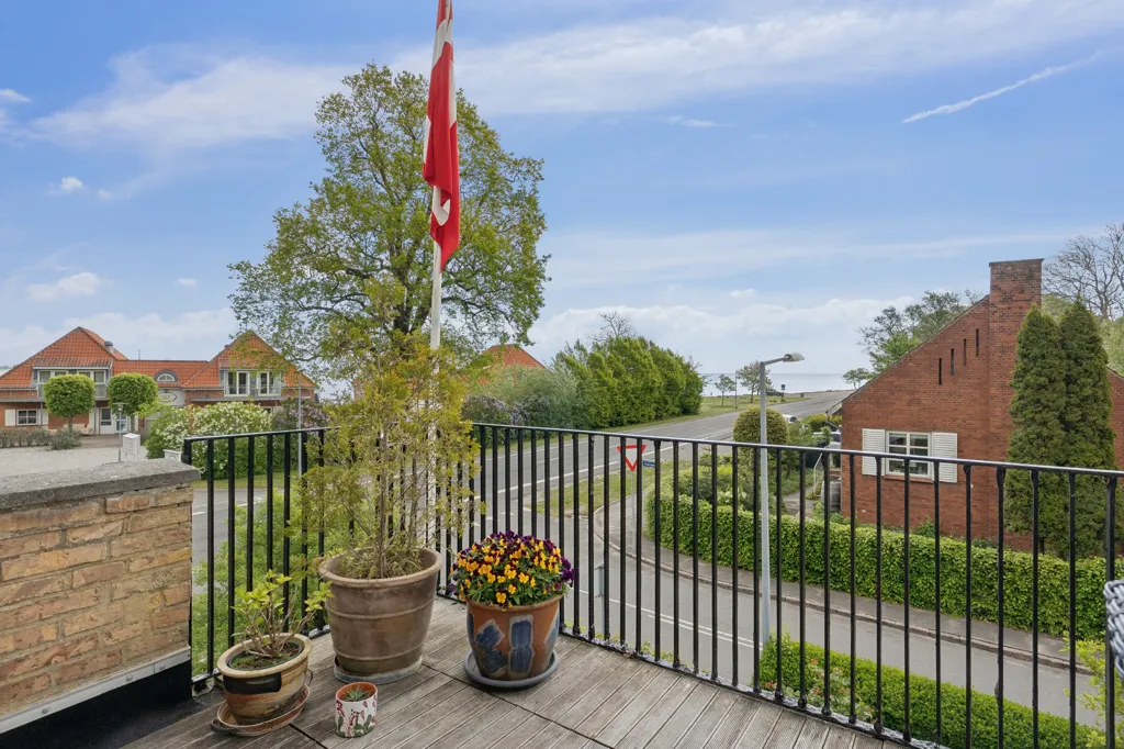 Balcon - Classical Villa with Bay View in Kerteminde