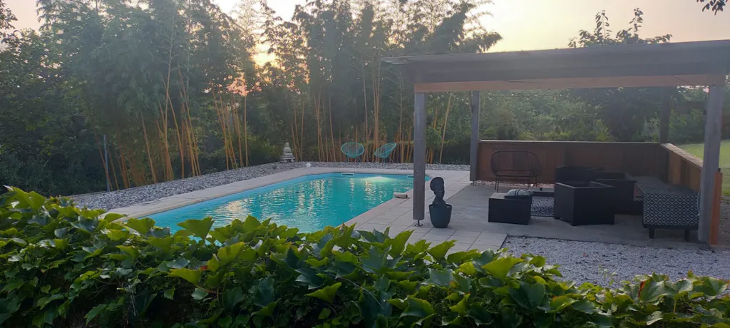 Piscine - Domaine Éco-Responsable avec Activité Locative à Bourg-de-Visa