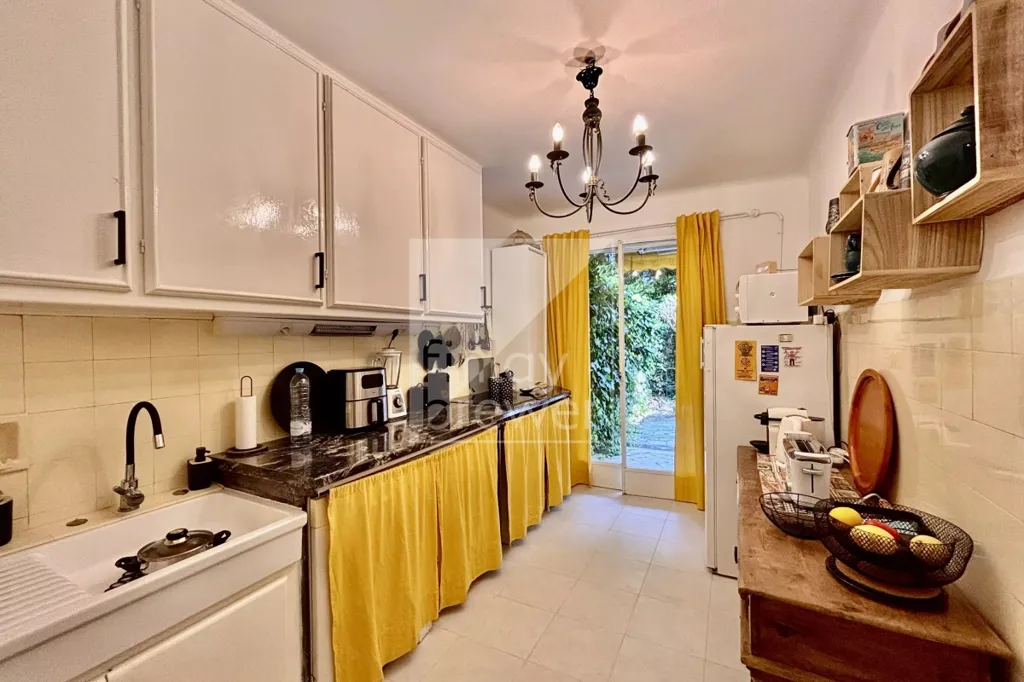 Cuisine - Appartement avec jardin à Cannes