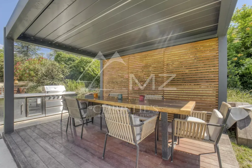 Terrazza - Renovated Villa with Pool in Valbonne