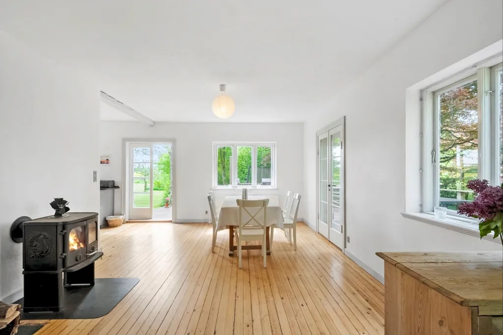 Living Room - Villa with Extensive Grounds in Tessebølle
