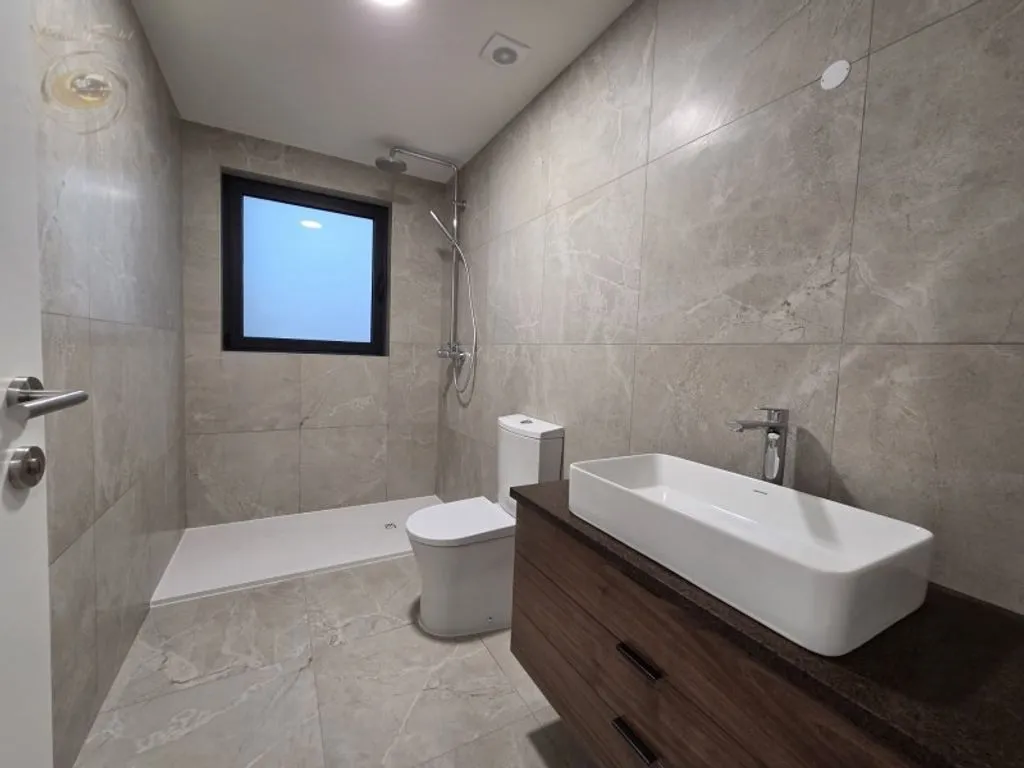 Salles de bain - Luxury Semidetached House with Garden in Aradas