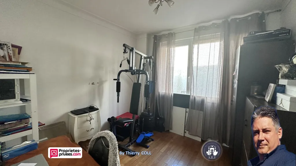 Magamistoad - Spacious House with Pool in Vénissieux