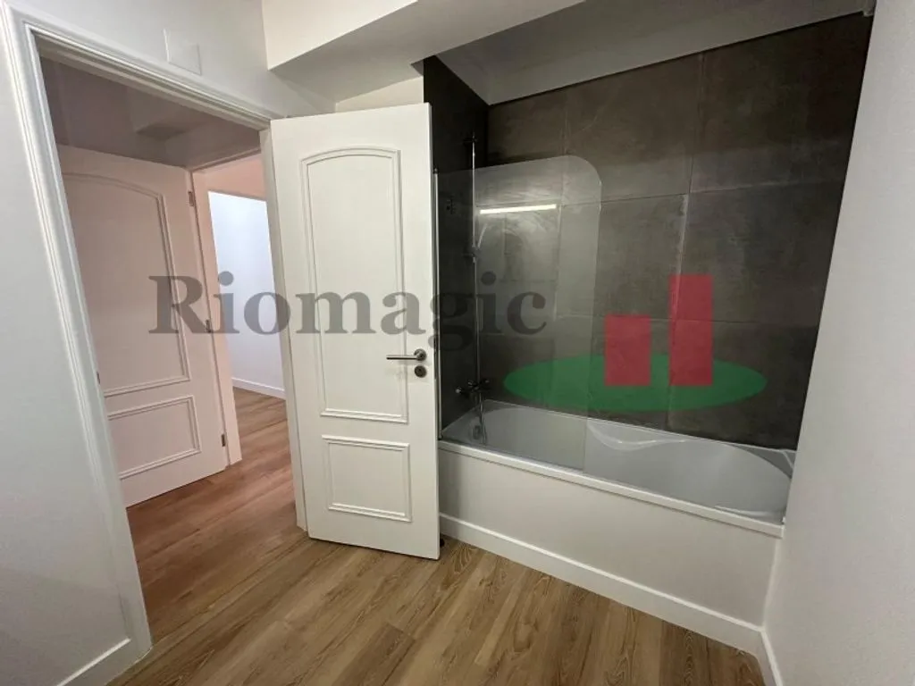 Bagni - Refurbished Flat with Balconies in Lisbon
