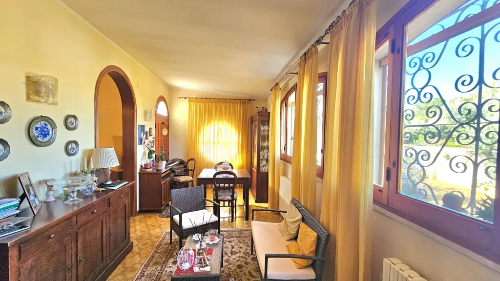 Salle à manger - Villa with Garden near Mesagne