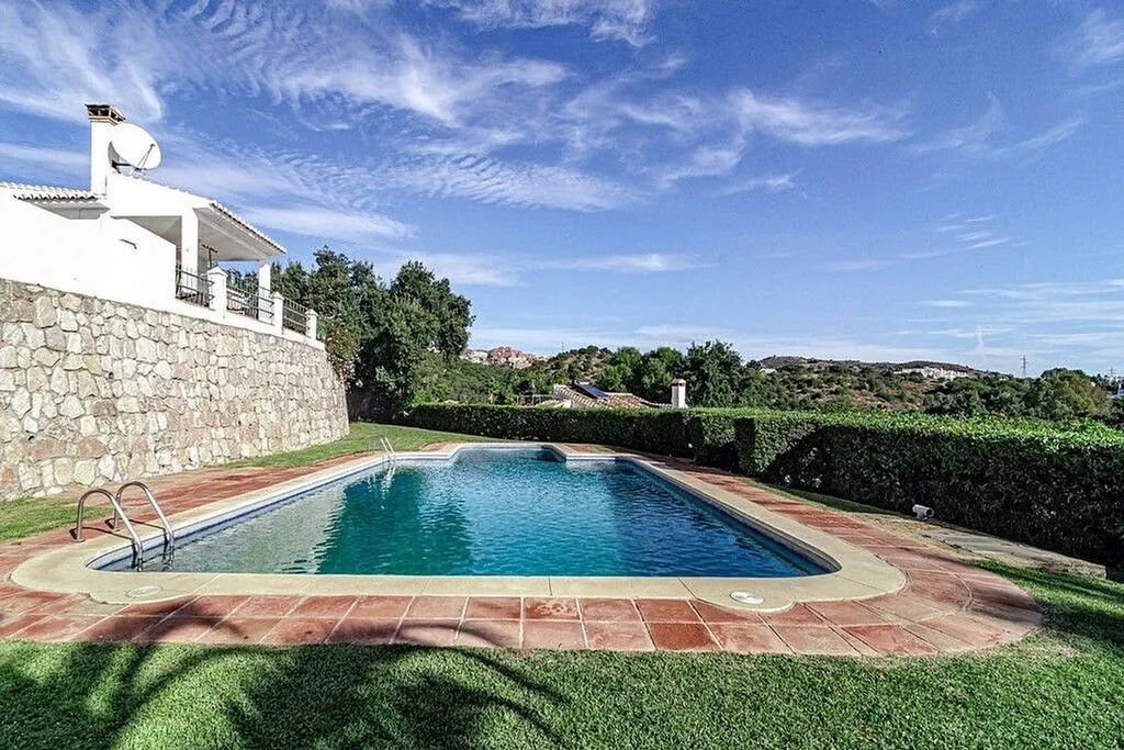 Piscina - Chalet with Pool and Terrace in Calahonda