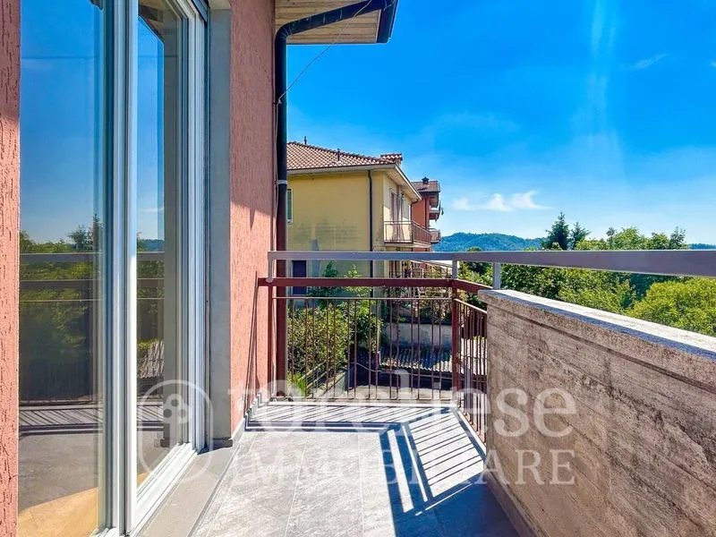Balcon - Rustic Trilocale with Balcony in Sorisole