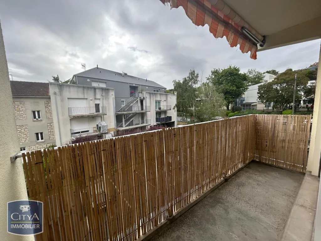 Rõdu - 1-Bedroom Apartment with Balcony in Brive-la-Gaillarde