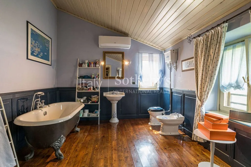 Salles de bain - Detached House with River View in Ponte San Pietro