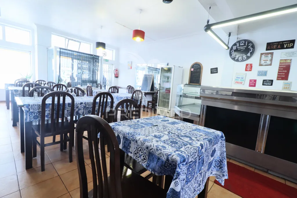 Toad - Churrasqueira with Seating in Valadares