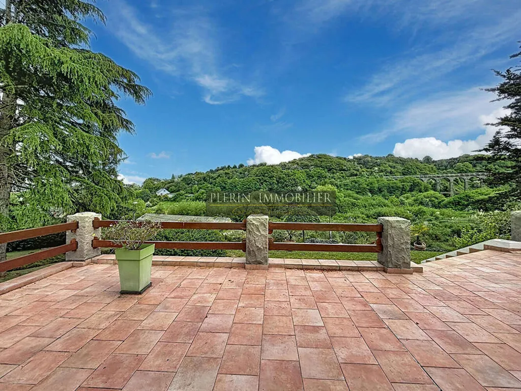 Terrasse - Maison Vue Dégagée avec Jardin à Cesson