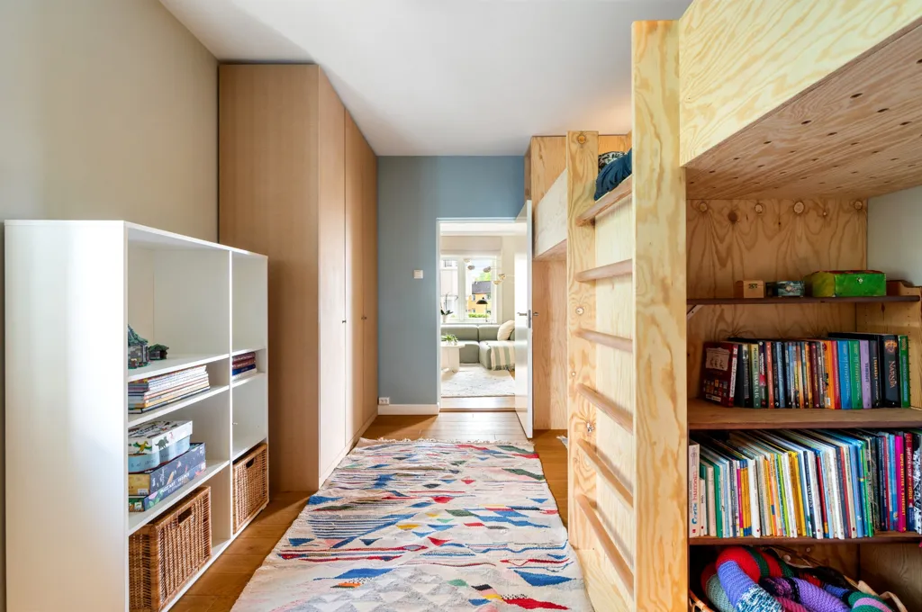 Magamistoad - 3-Bed Apartment with South-Facing Balcony in Lille Ekeberg