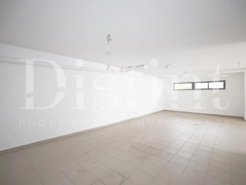Pièces - Renovated Detached House with Garden in Almada