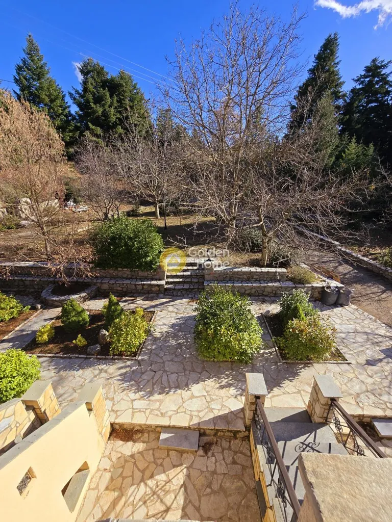 Aed - Detached House with Garden in Arachova Meadow