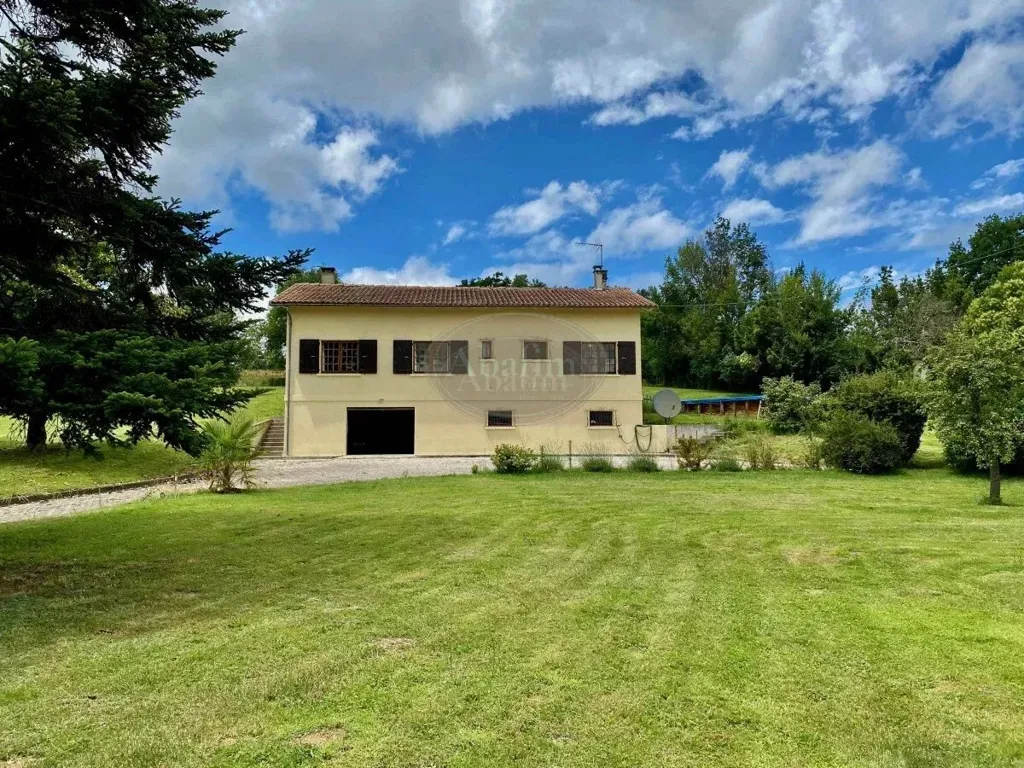 Giardino - Bright Villa with Pool in Quiet Location