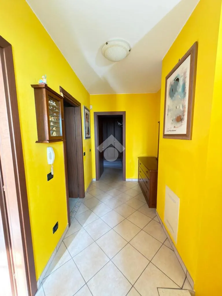 Entrée - Corner Semi-Detached Villa with Garden in Castel Goffredo