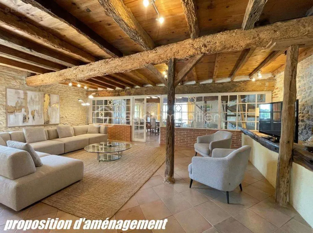 Elutuba - Charming Equestrian Estate with Paddock in Florentin