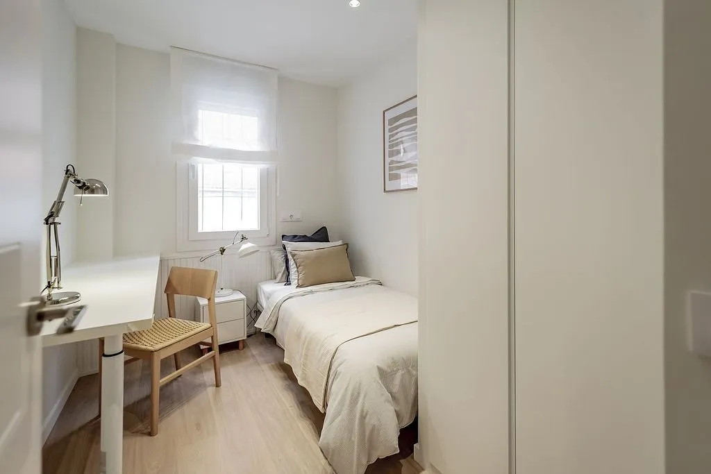 Bedrooms - 3-Bedroom Flat with Terrace in Prosperidad
