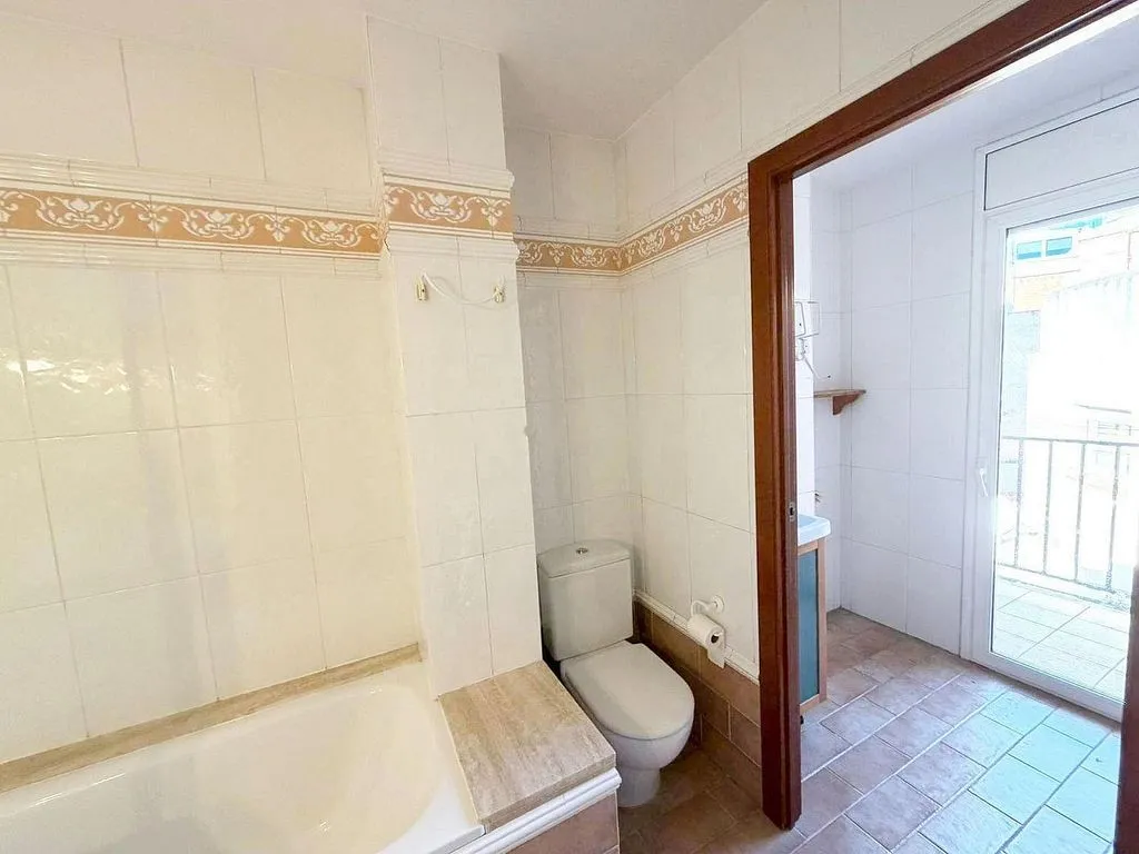 Vannitoad - Triplex with Large Terrace in Horta-Guinardó
