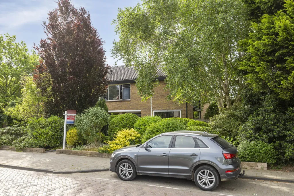 Välivaade - Semi-Detached Home with Workshop in Honselersdijk
