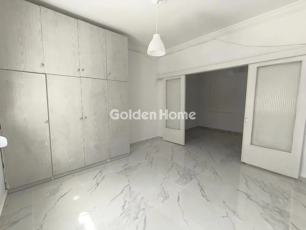 Séjour - Fully Renovated Apartment with Balcony in Upper Ymittos