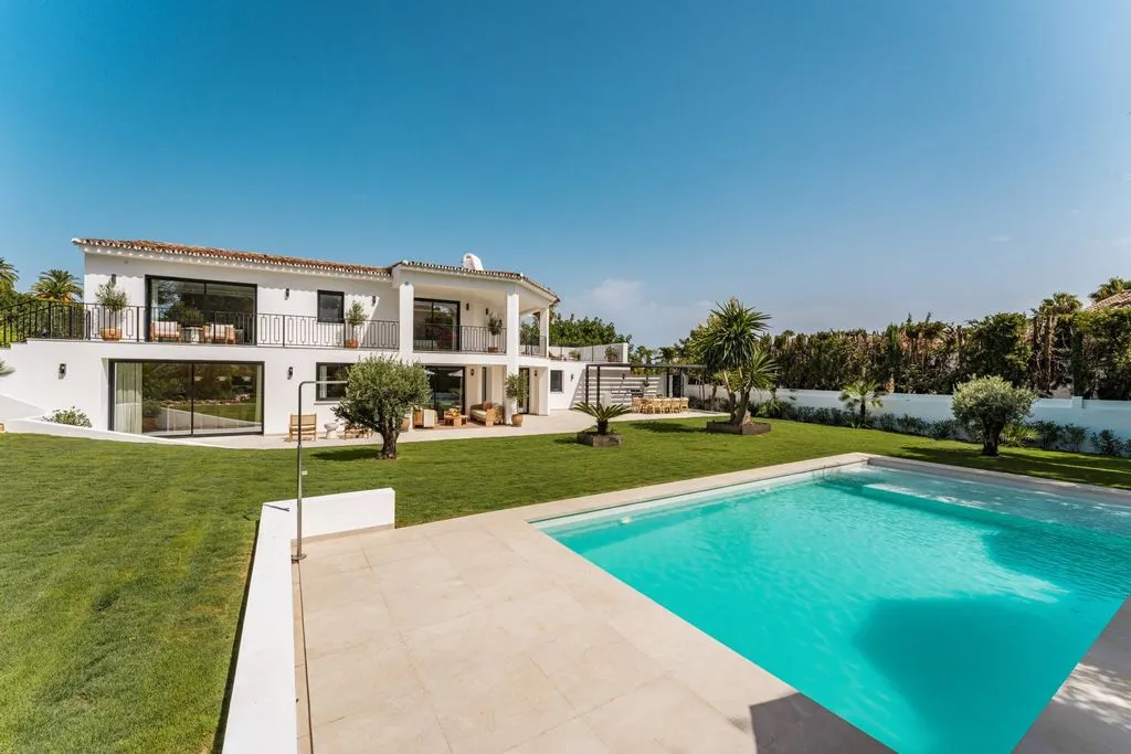 Piscine - Contemporary Villa with Sea Views in Marbella