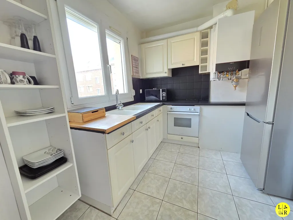 Kitchen - Charming 2-Bedroom in Arras Centre