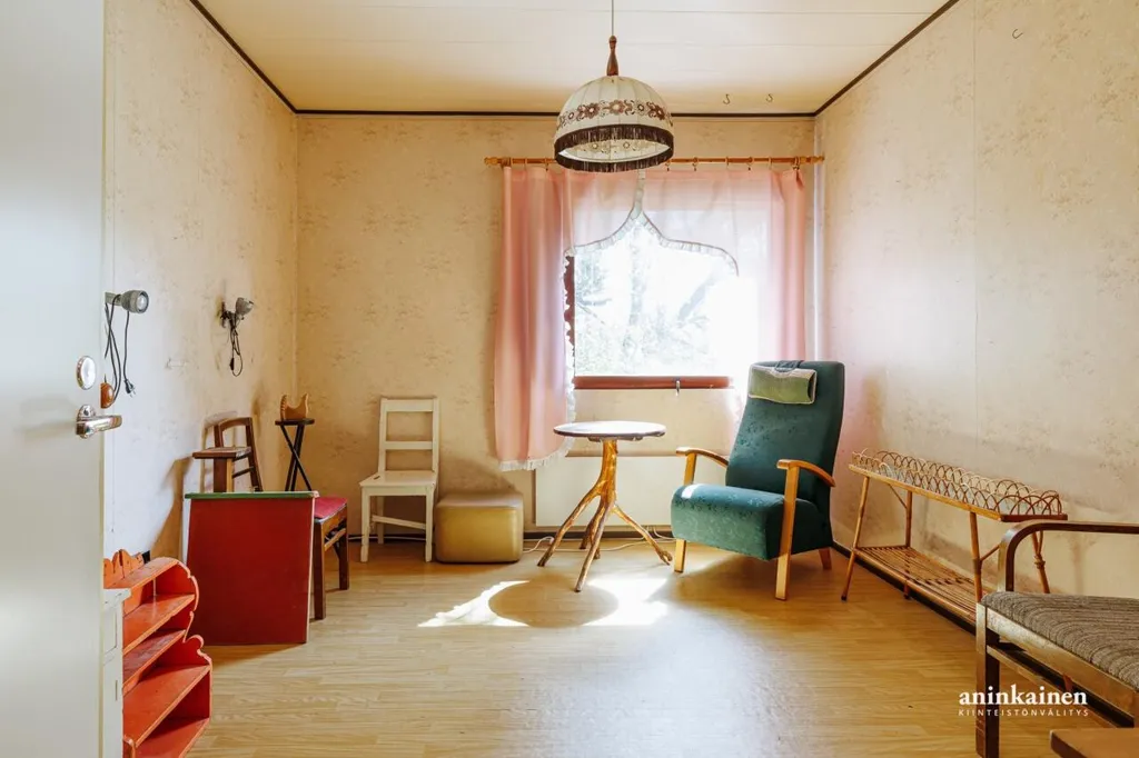 Kabinet - Traditional Cottage with Sauna in Countryside