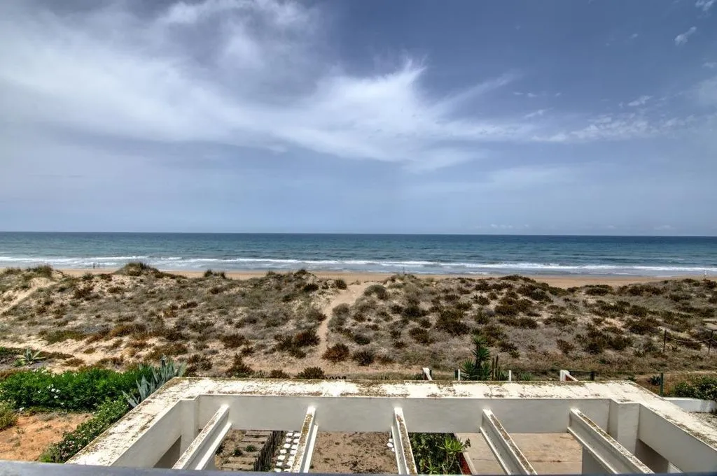 Balcone - Beachfront Villa with Sea Views in Oliva Nova