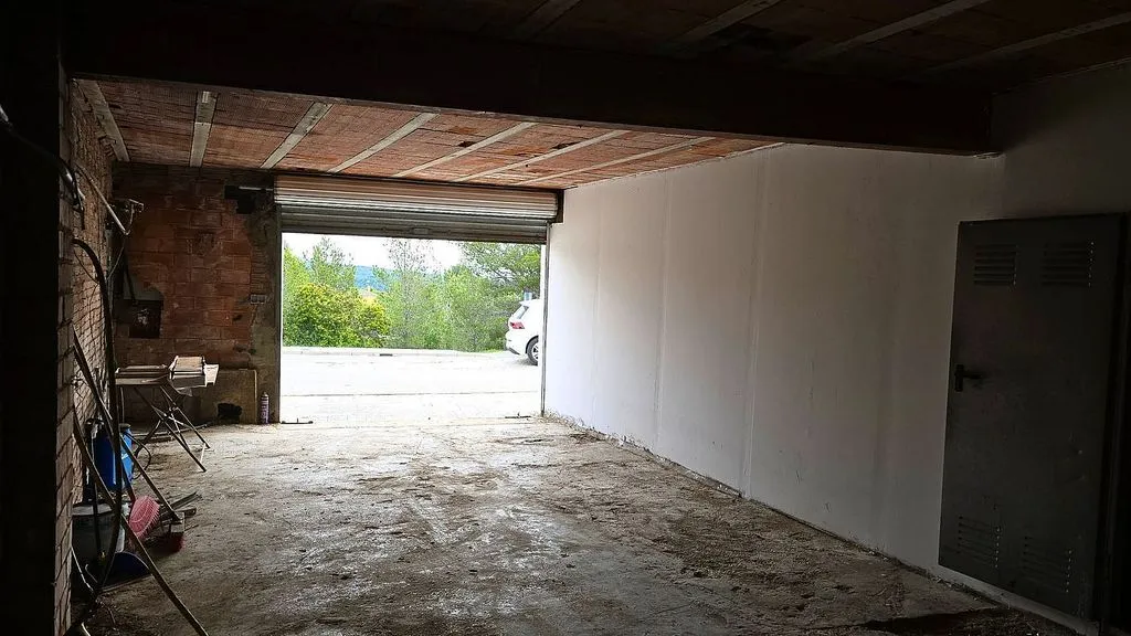 Garaaž - Reformed Chalet with Mountain Views in Torrelles de Foix