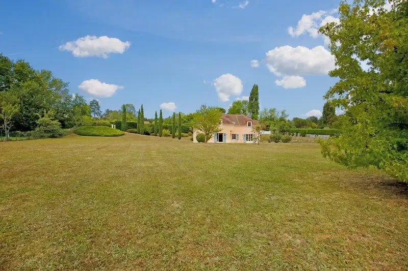 Garden - Prestigious House with Pool in Chambourcy